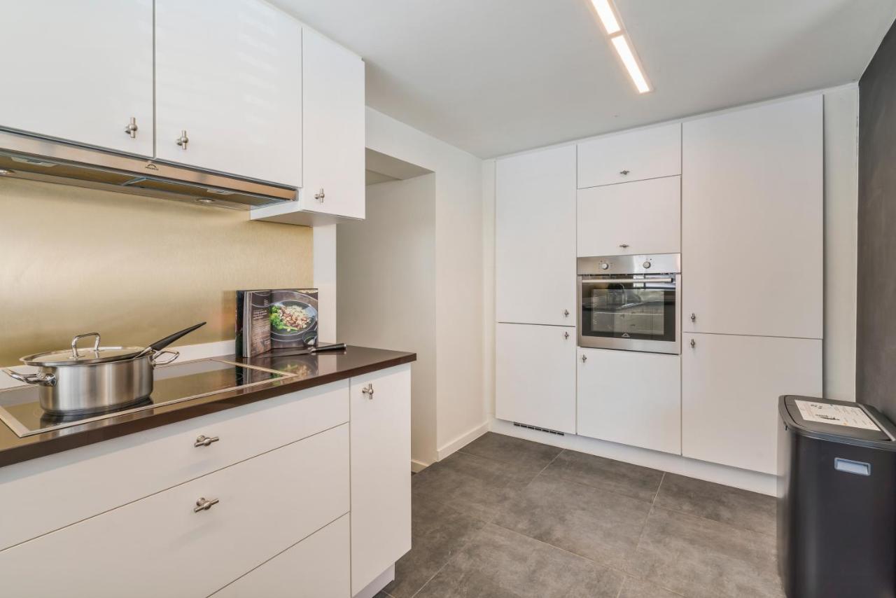 Sersea - Spacious House In With Garage *